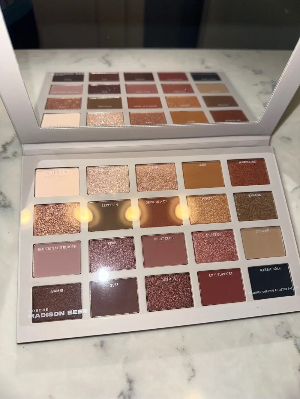 Morphe Madison Beer Channel Surfing Artistry Palette - Light Gray Holographic